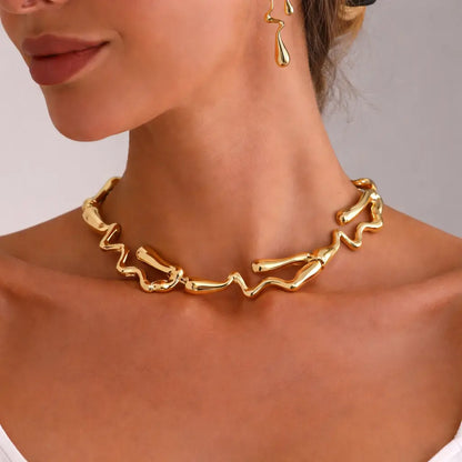 Gold Sculpt Necklace