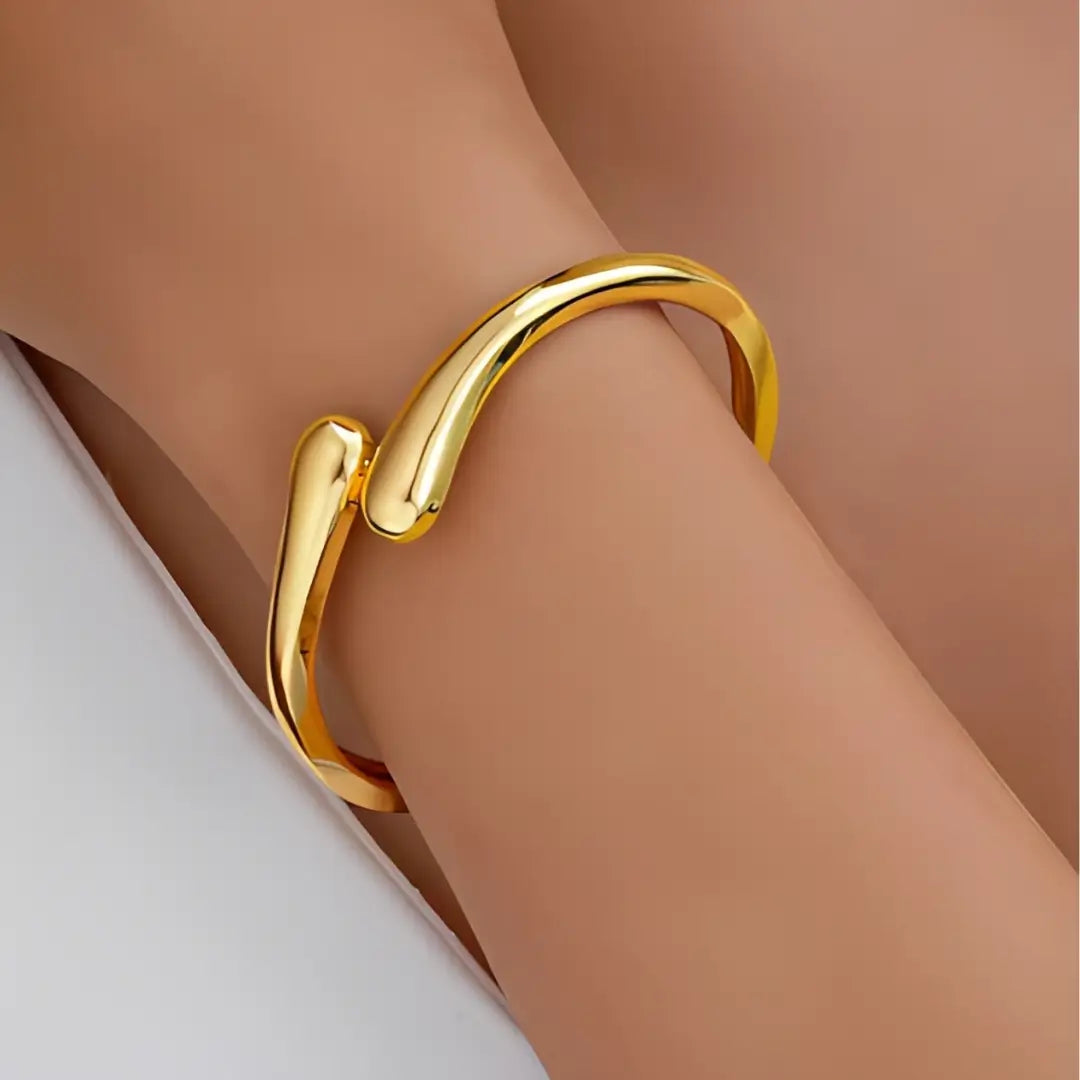Minimalist bracelet