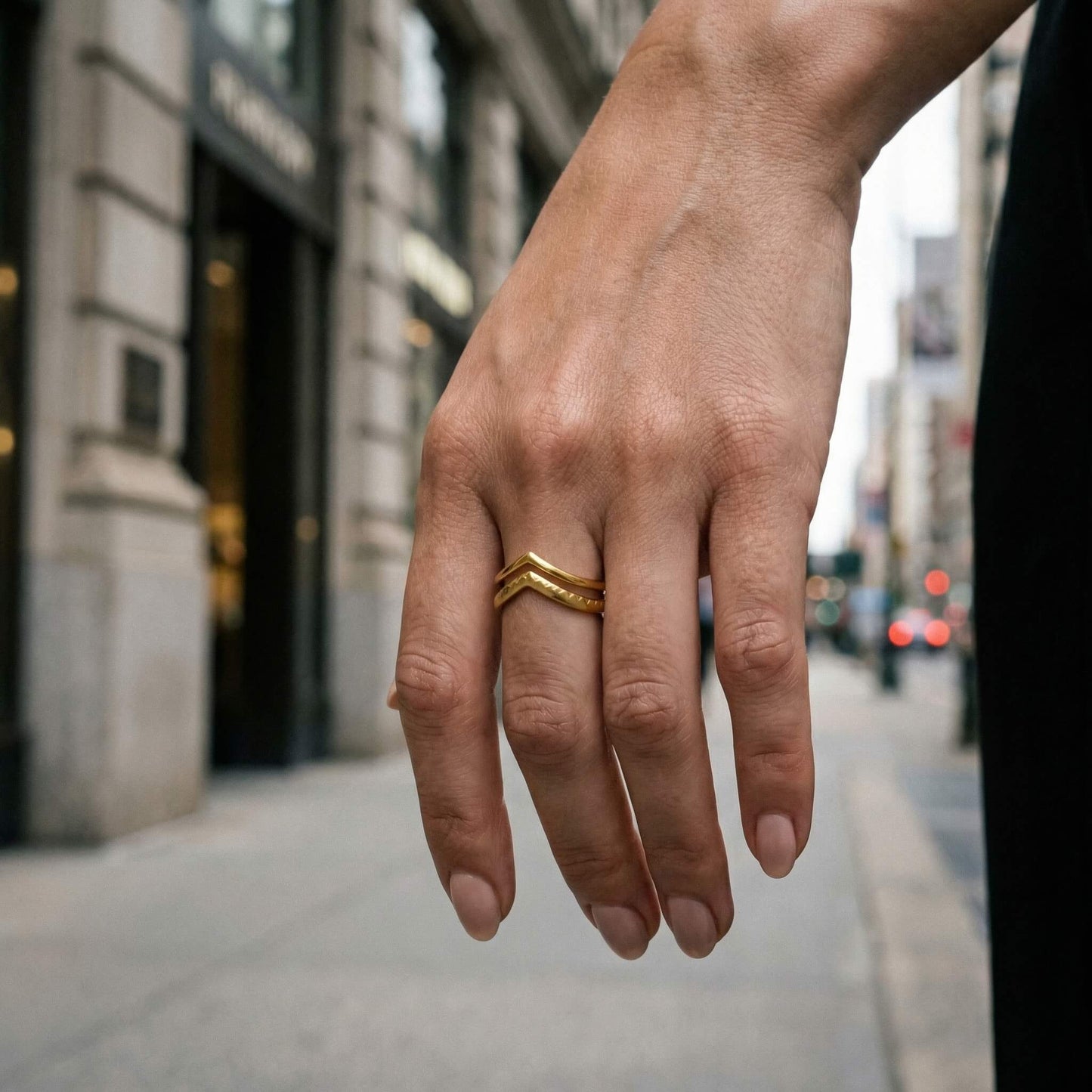 Double V Ring