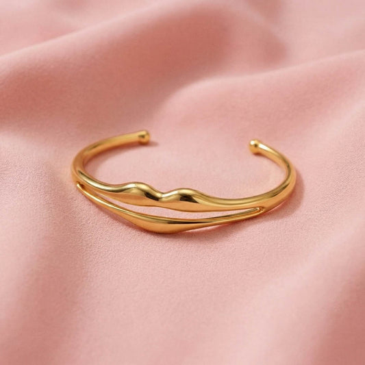 Modern Curve Bracelet