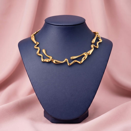 Gold Sculpt Necklace